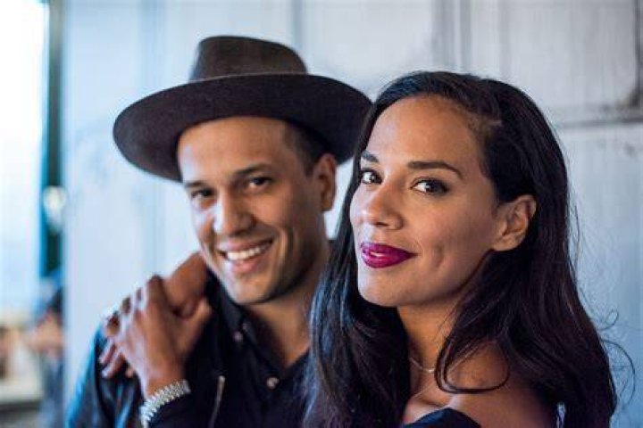 Are Johnnyswim married
