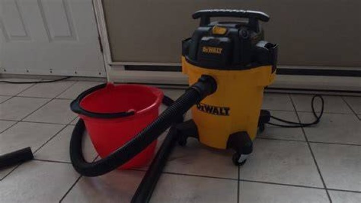 Can a shop vac get wet