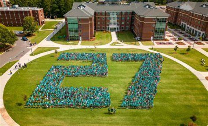 Can I walk around UNCW