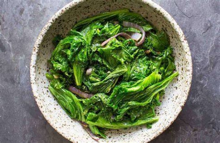 How do you buy mustard greens