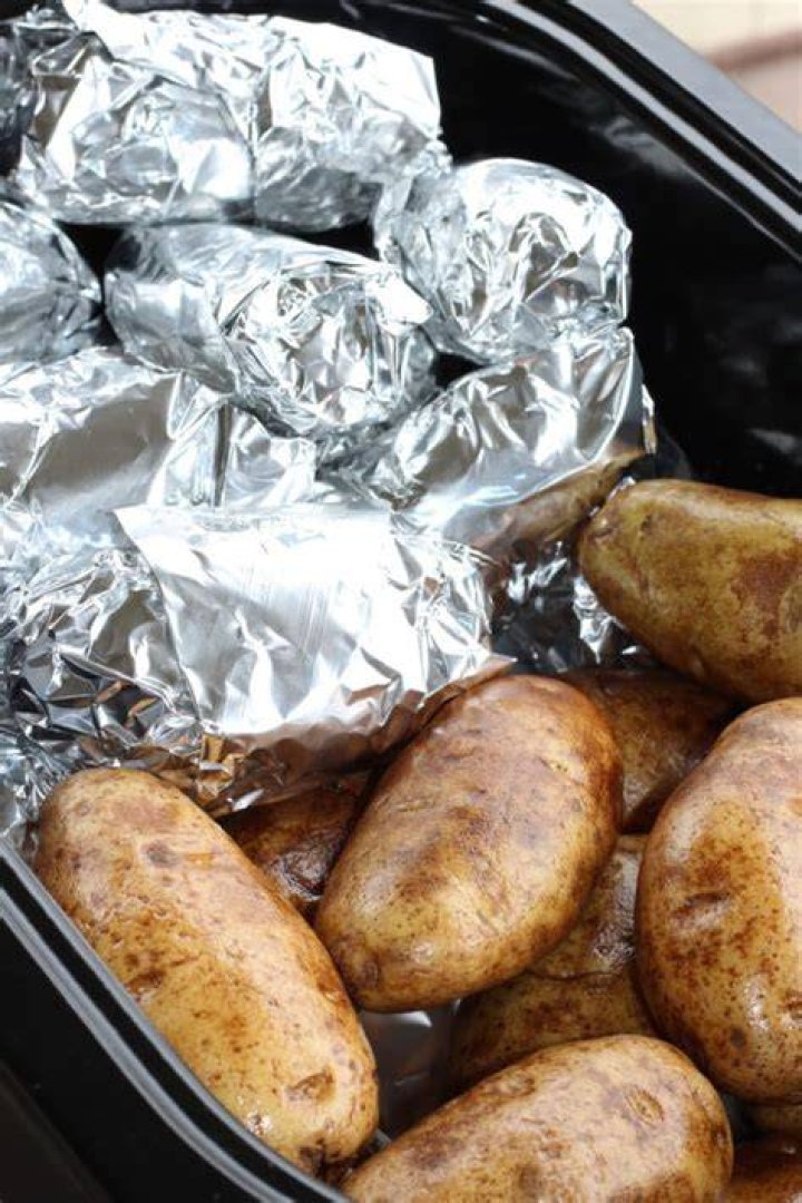 How do you keep baked potatoes warm in a roaster