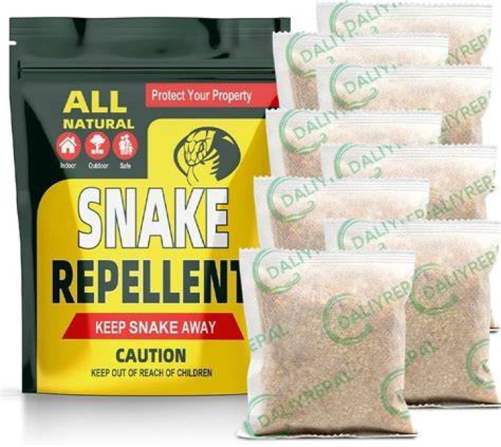 Is Naphthalene a snake repellent