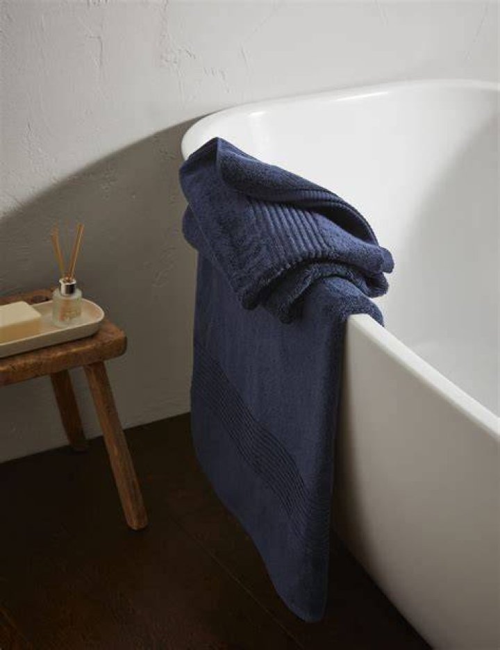 What is a guest towel